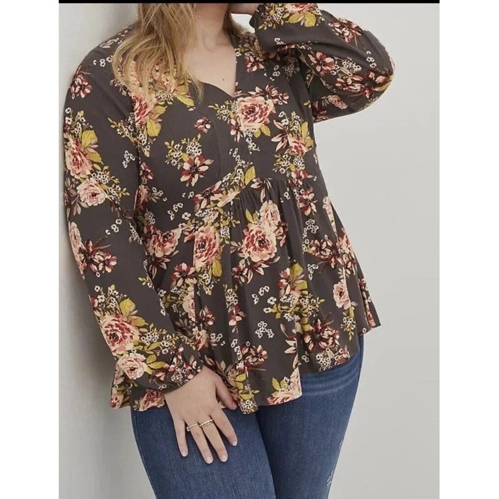 Torrid Babydoll Rayon Crepe Top Size 2X Pullover V Neck‎ Long Sleeve Floral